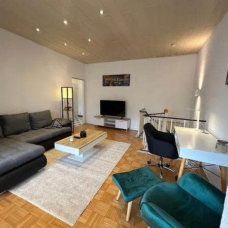 Schoen Wohnen ! Netflix Nespresso Kueche Parkplatz Garten Apartament Duisburg