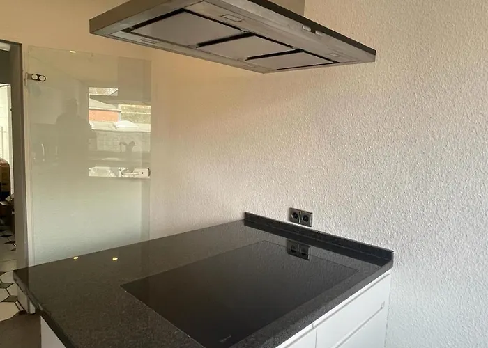 Schoen Wohnen ! Netflix Nespresso Kueche Parkplatz Garten Duisburg