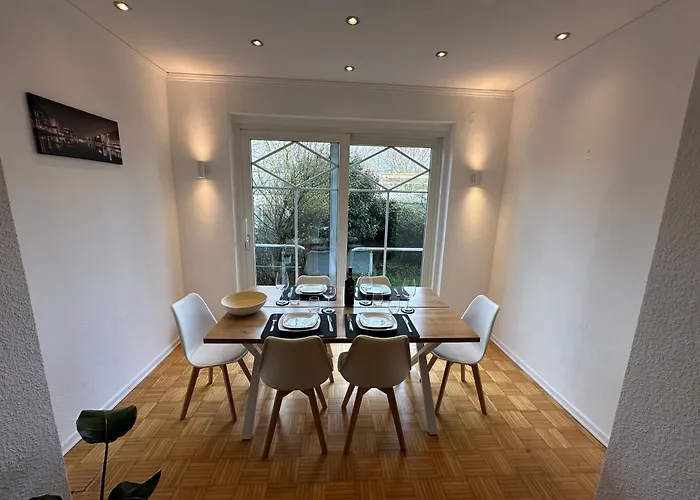 Schoen Wohnen ! Netflix Nespresso Kueche Parkplatz Garten Lejlighed *