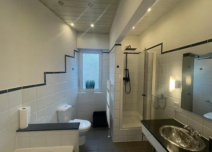 Schoen Wohnen ! Netflix Nespresso Kueche Parkplatz Garten Lejlighed *